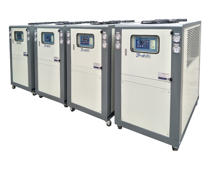 小型風(fēng)冷式冷水機(jī)